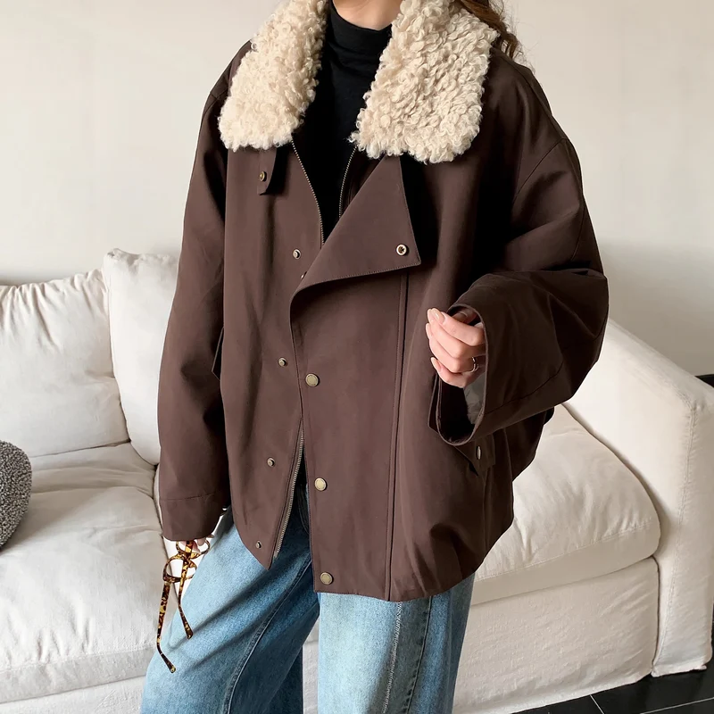 Damen Oversize-Kurzjacke mit Teddykragen und Pattentaschen Nord Taschen
