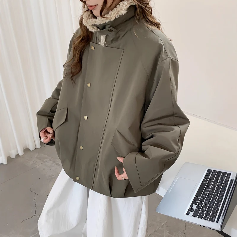 Damen Oversize-Kurzjacke mit Teddykragen und Pattentaschen Nord Taschen