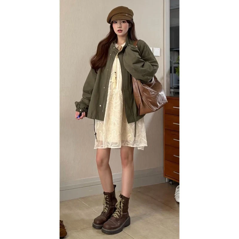 Damen Oversize Feldjacke mit Kordelzug Stehkragen und Druckknopfleiste Nord Taschen