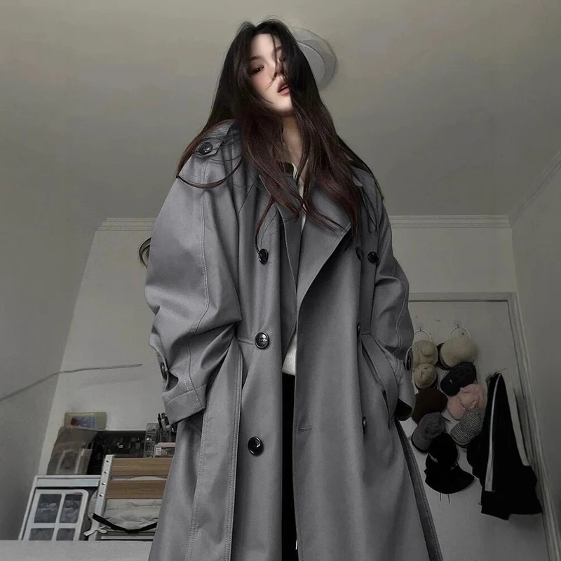 Damen Moderner Boxy-Trenchcoat mit markanter Schulterpartie und Taillengürtel Nord Taschen