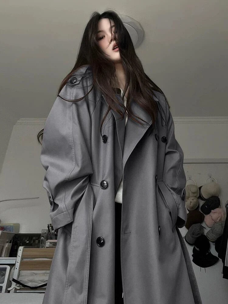 Damen Moderner Boxy-Trenchcoat mit markanter Schulterpartie und Taillengürtel Nord Taschen