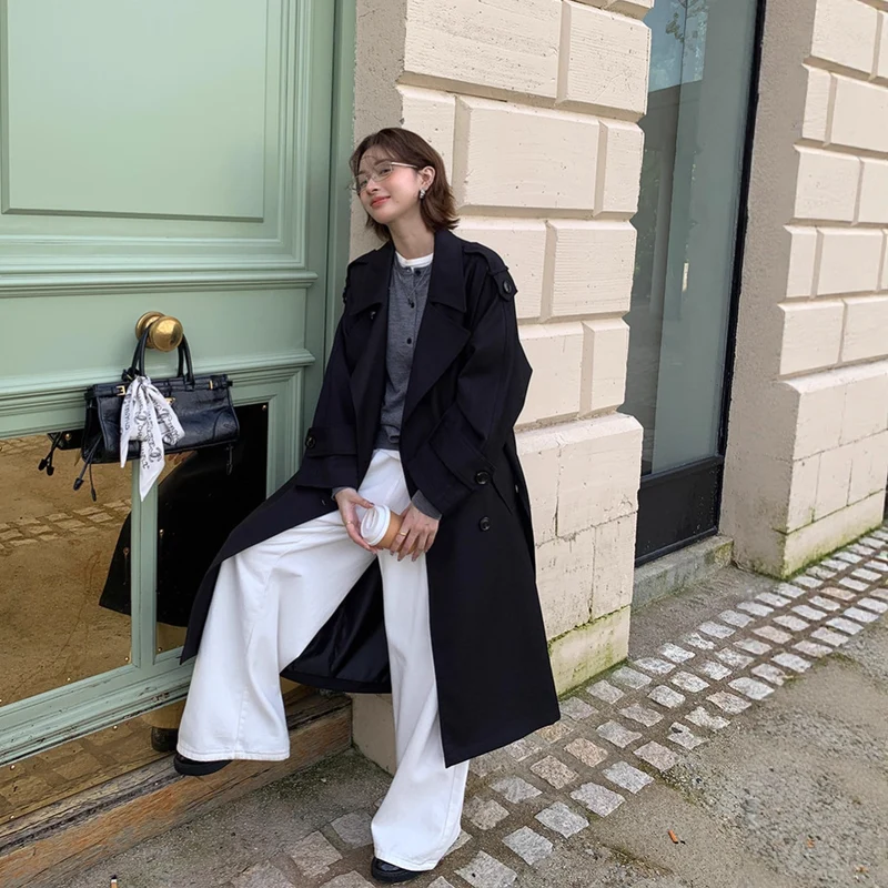 Damen Langer Trenchcoat im Oversize‑Look mit Bindegürtel und Schulterpatten Nord Taschen