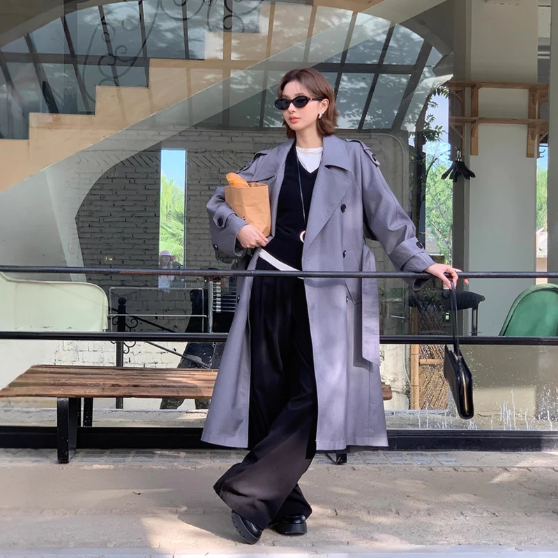 Damen Langer Trenchcoat im Oversize‑Look mit Bindegürtel und Schulterpatten Nord Taschen