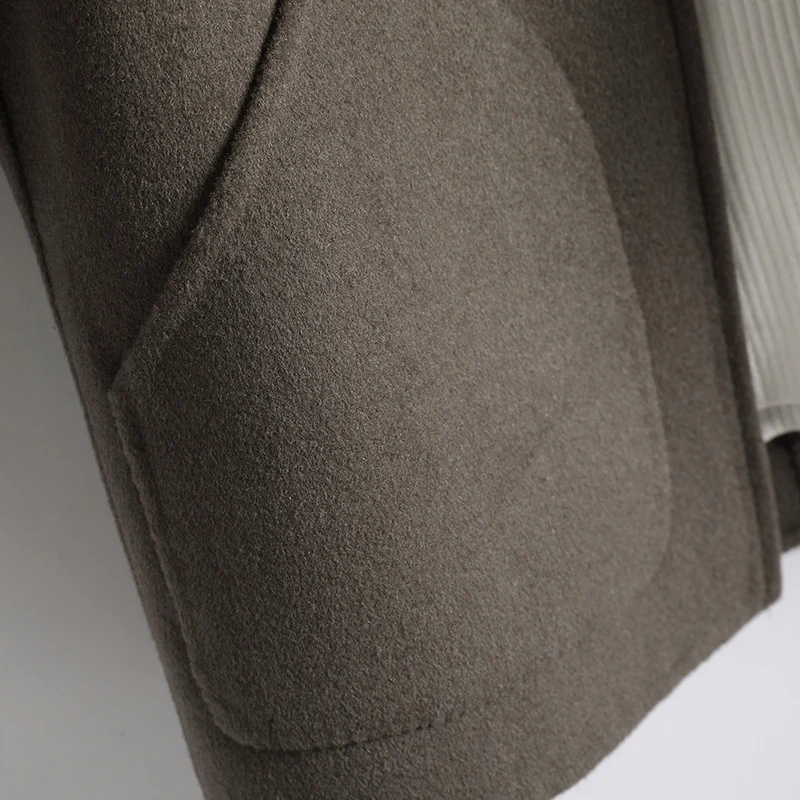 Herren Elegante Kurzjacke aus Wollmix mit Stehkragen, verdecktem Reißverschluss und konturierten Eingrifftaschen Nord Taschen