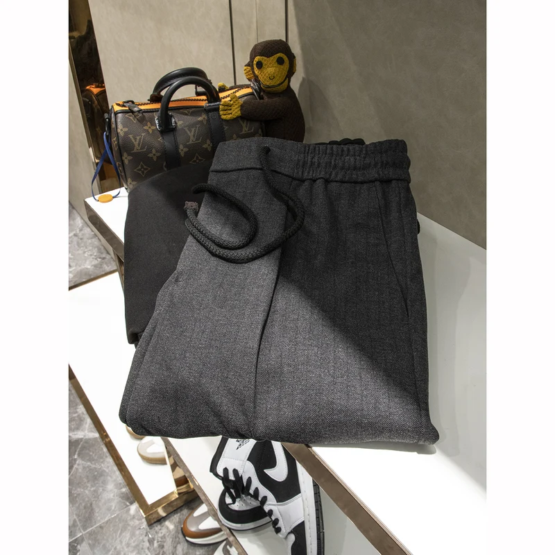 Herren Elegante Jogginghose im Tapered Schnitt mit Bundfalten und Kordelzug Nord Taschen