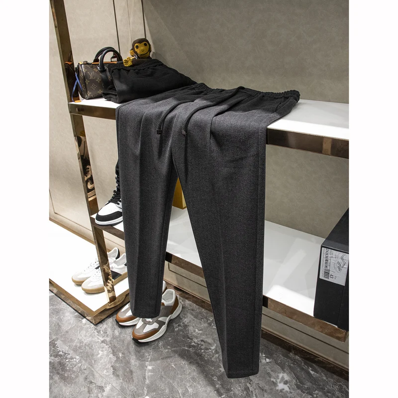 Herren Elegante Jogginghose im Tapered Schnitt mit Bundfalten und Kordelzug Nord Taschen