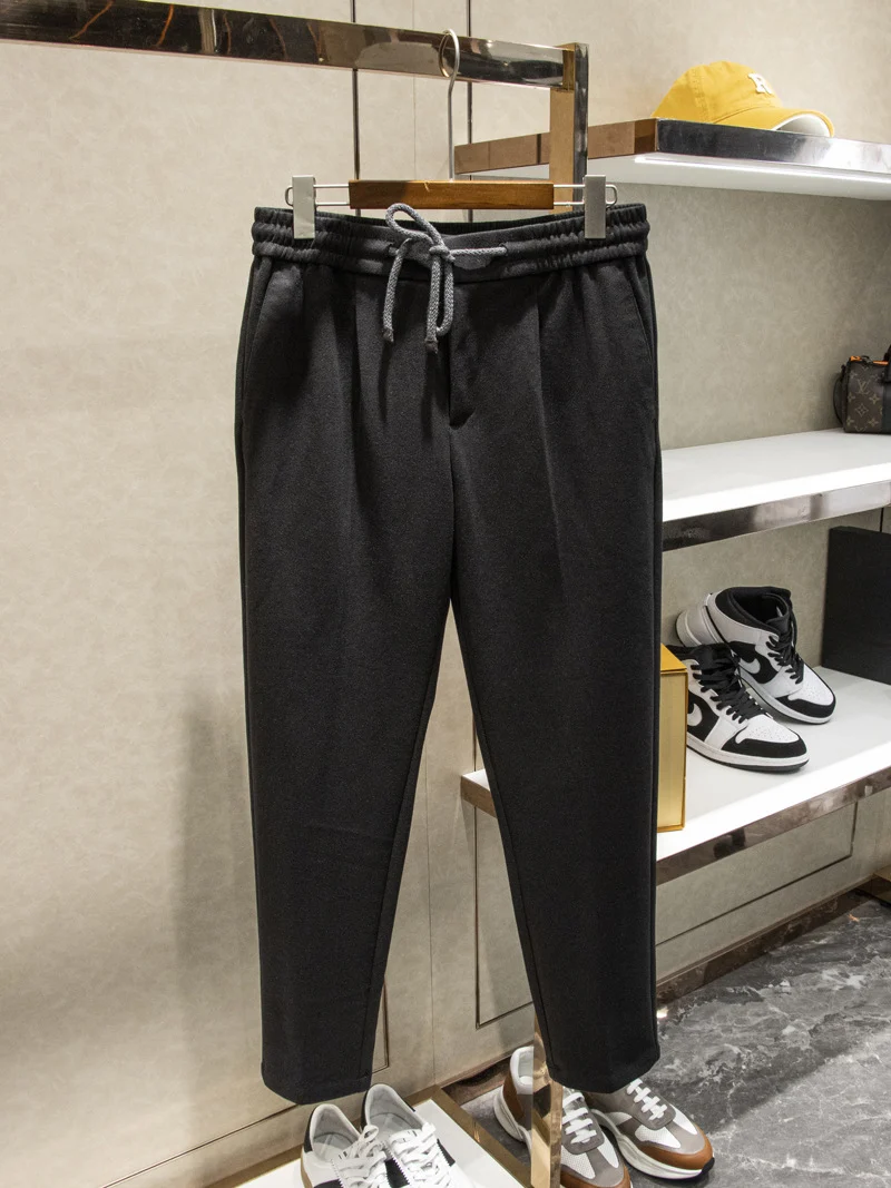 Herren Elegante Jogginghose im Tapered Schnitt mit Bundfalten und Kordelzug Nord Taschen