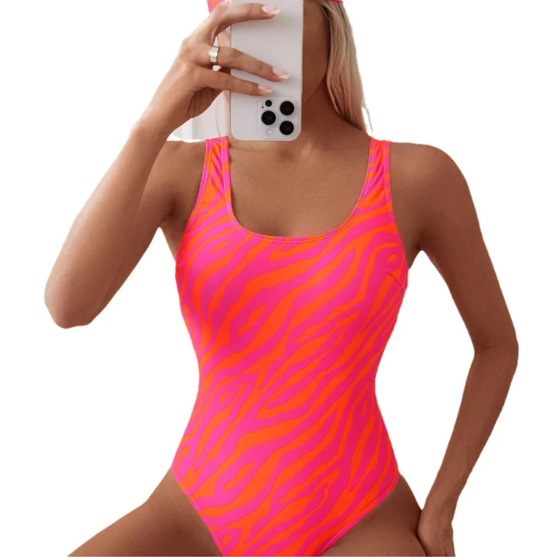 Damen Sportlicher Badeanzug mit aufregendem ZNord Taschenra-Print