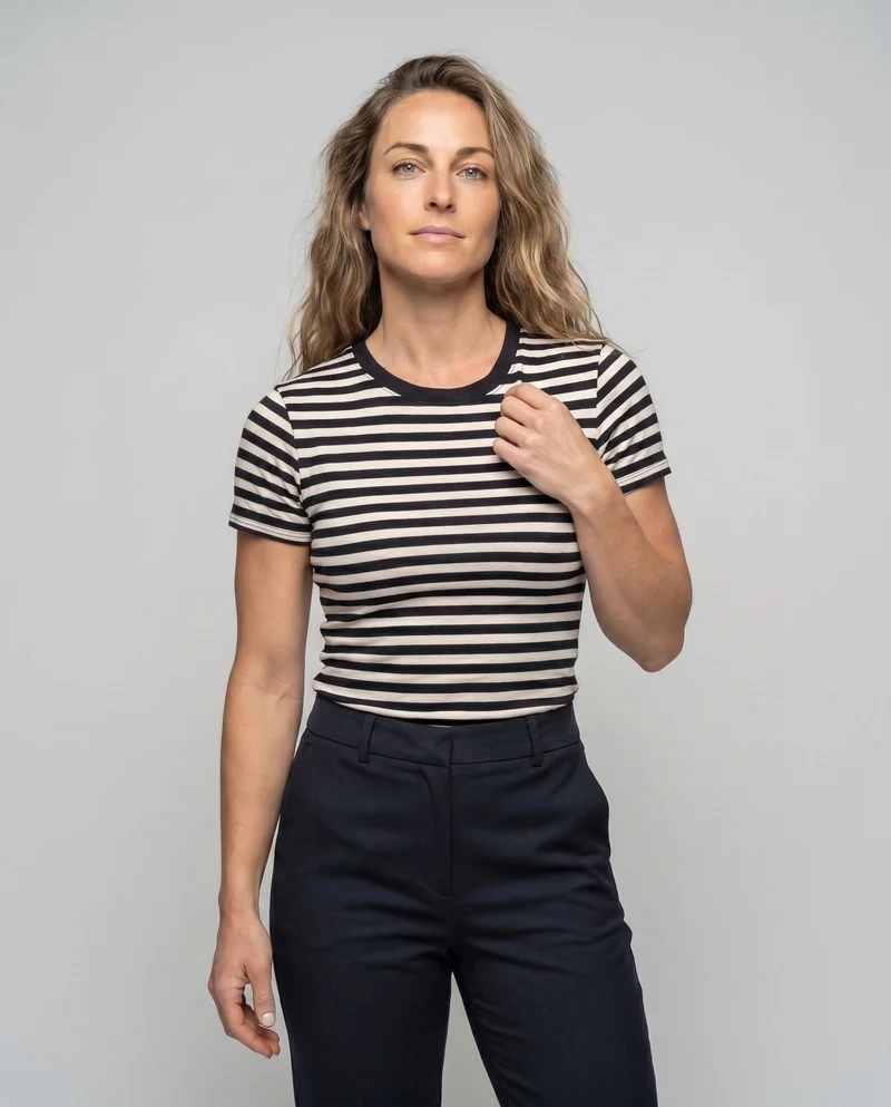 Damen Off-Shoulder gestreiftes T-Shirt mit figurbetontem Schnitt