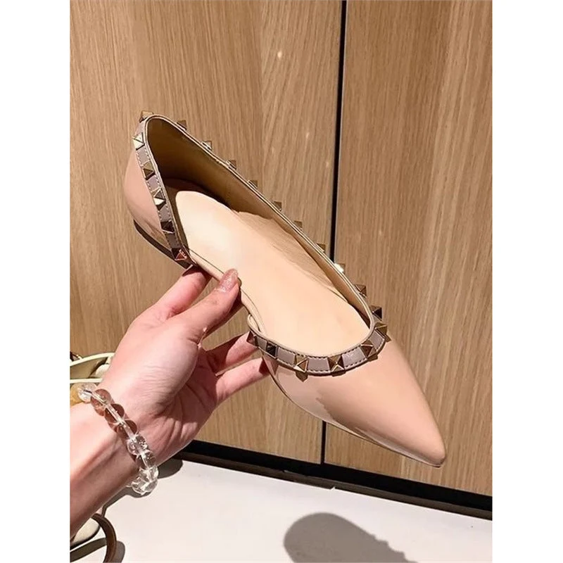 Damen spitze Pumps mit dekorativen Nieten