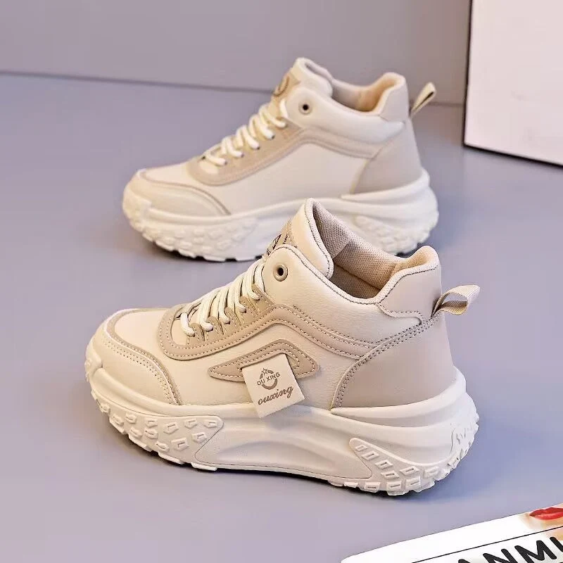 Damen Sportliche High-Top Sneakers mit dämpfender Sohle und robuster Profilierung