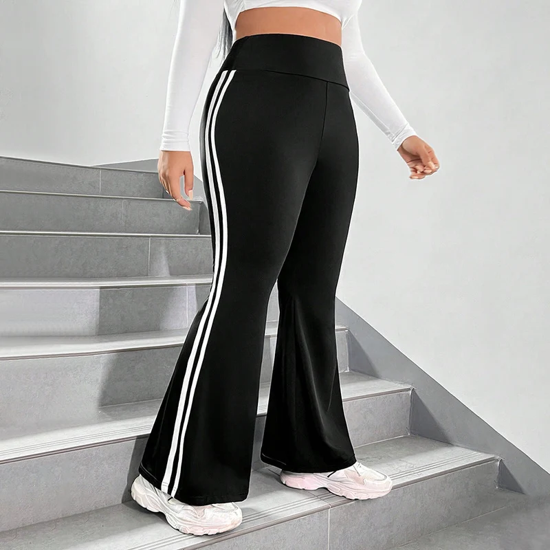 Damen Sportliche Flared Leggings mit elastischem hohen Bund und seitlichen Streifen Nord Taschen