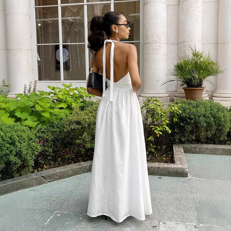 Damen Maxikleid mit tieferem V-Ausschnitt und fließendem Rock
