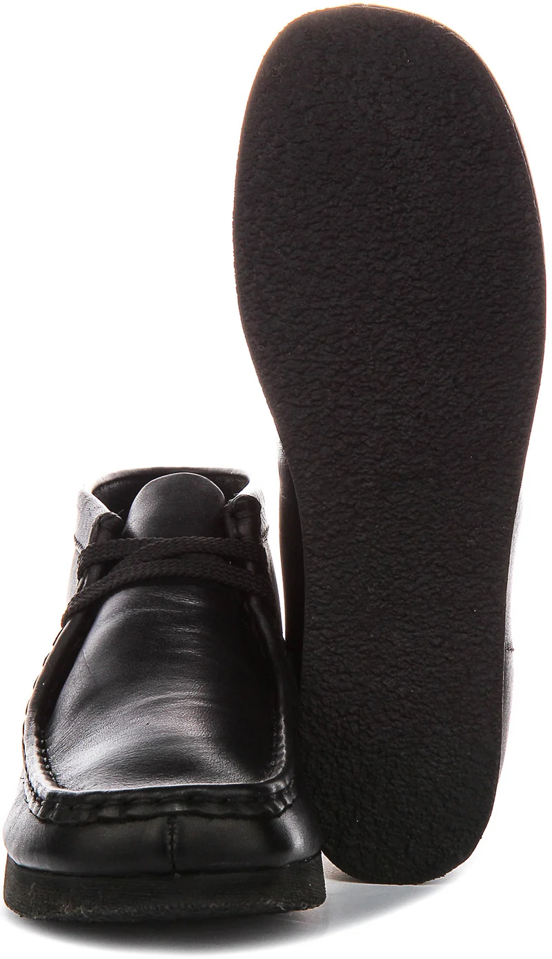 Clarks Originals Wallabee Boot In Black For Junior