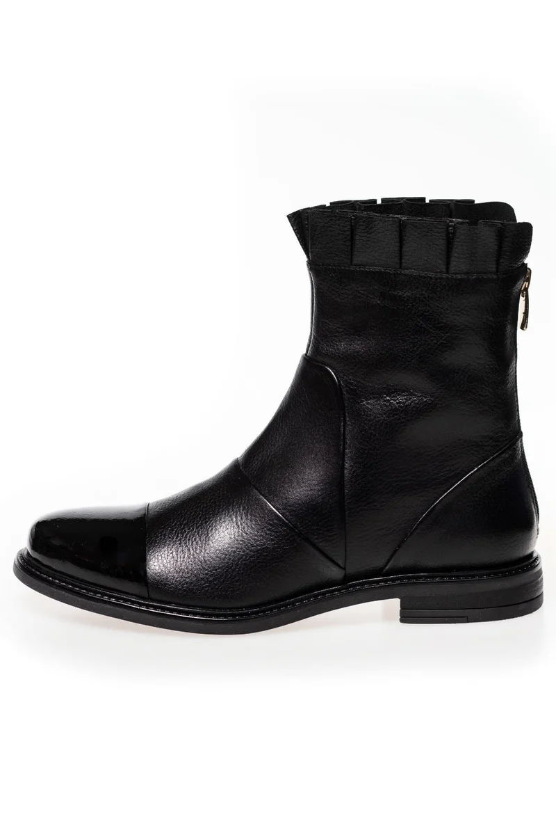 Copenhagen Shoes - Margaret - 00010 Black W/Patent Toe