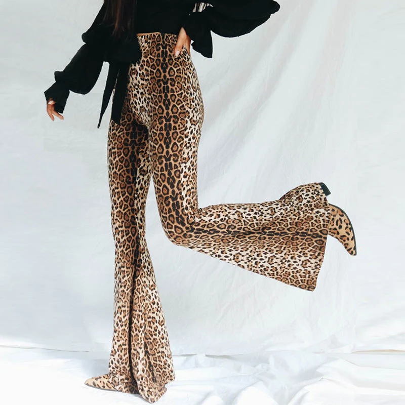 Damen Flared Jeans mit stilvollem Leopardenmuster