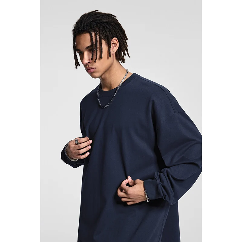 Herren Oversize-Langarmshirt mit überschnittener Schulter und Rundhalsausschnitt Nord Taschen