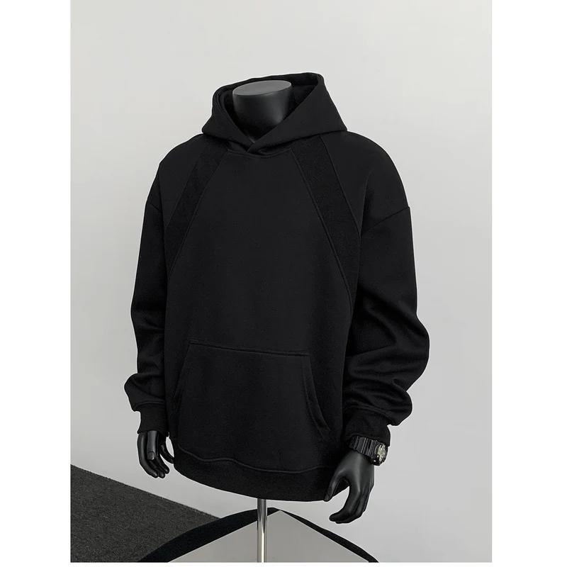 Herren Oversize-Kapuzenpullover mit diagonalem Einsatz und Kängurutasche Nord Taschen