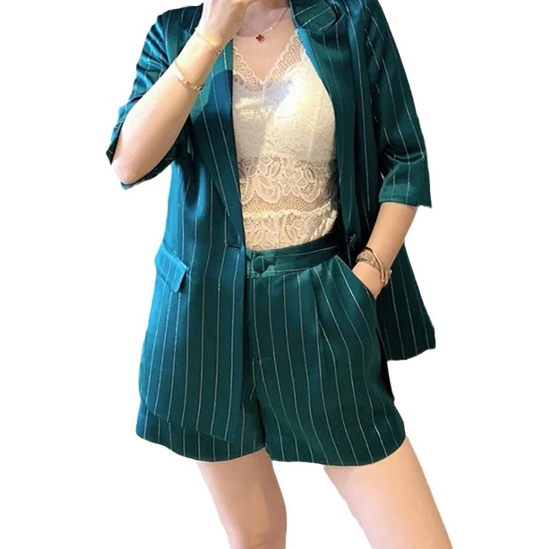Damen Elegantes Blazer- und Shorts-Set Nord Taschen