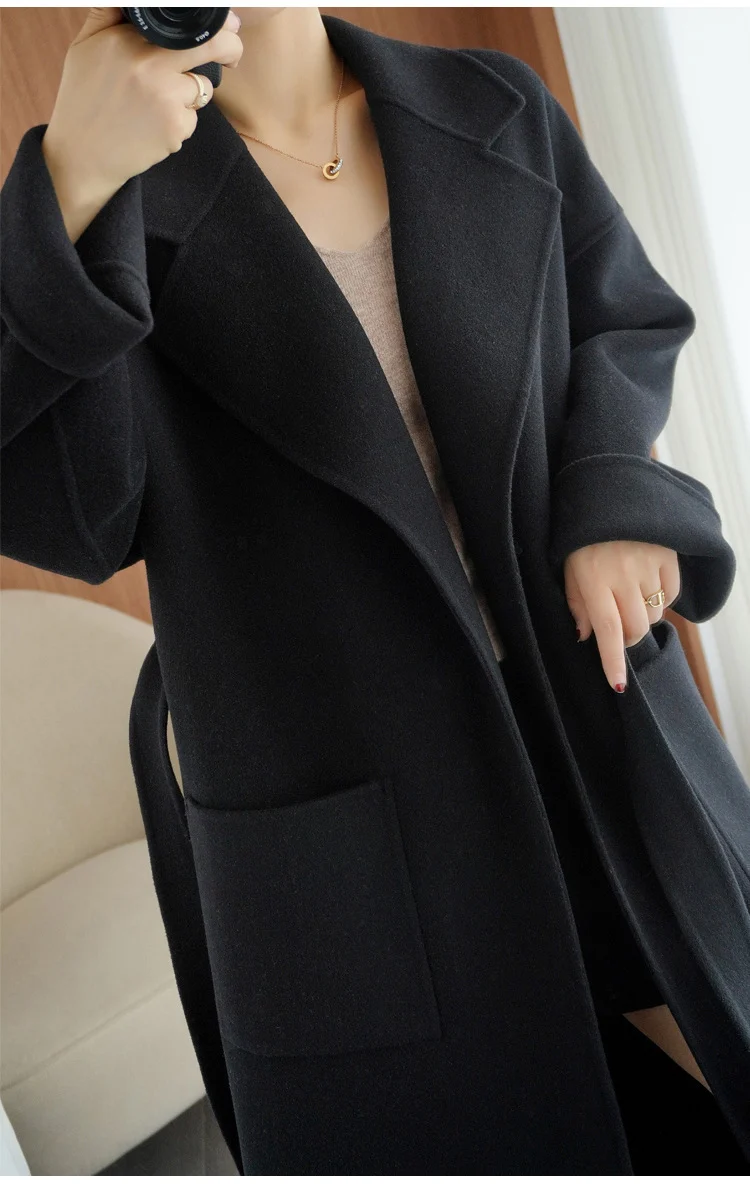 Damen Eleganter Wollmantel mit oversized Schnitt Nord Taschen