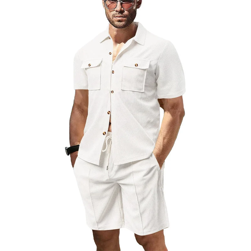 Herren nan modernes Kurzarm-Hemden-Set im Resortstil mit aufgesetzten Pattentaschen, offenem Reverskragen und Kordelzug-Bermuda aus Strukturjersey