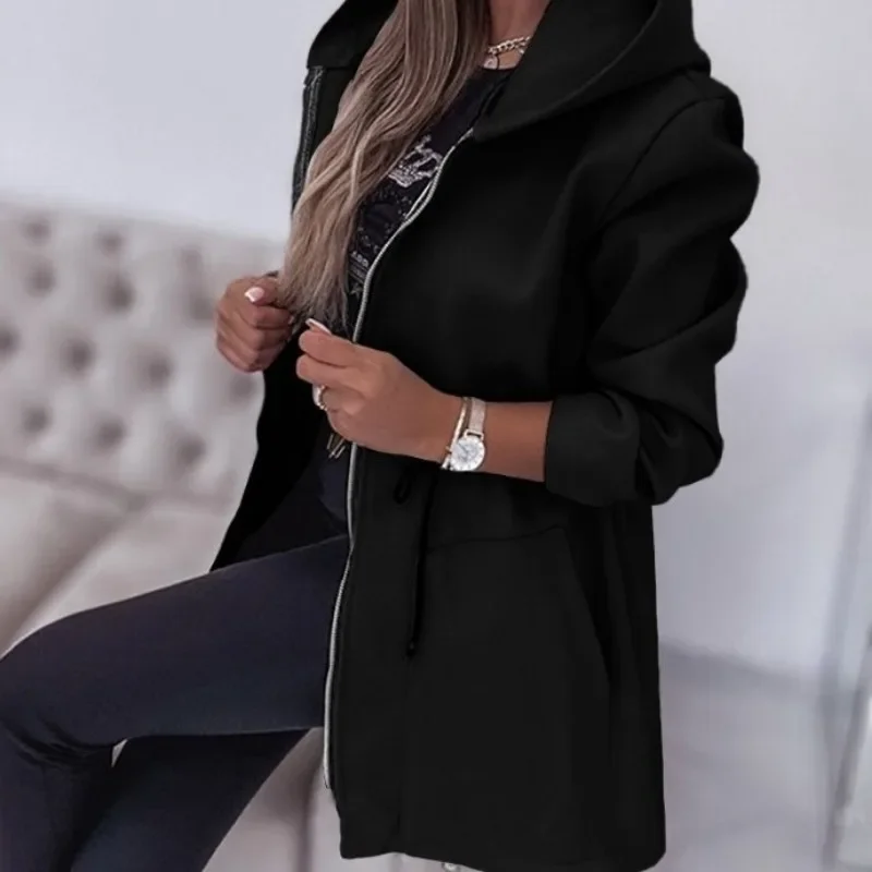 Frühlingsjacke mit Kapuze und plissiertem Bund