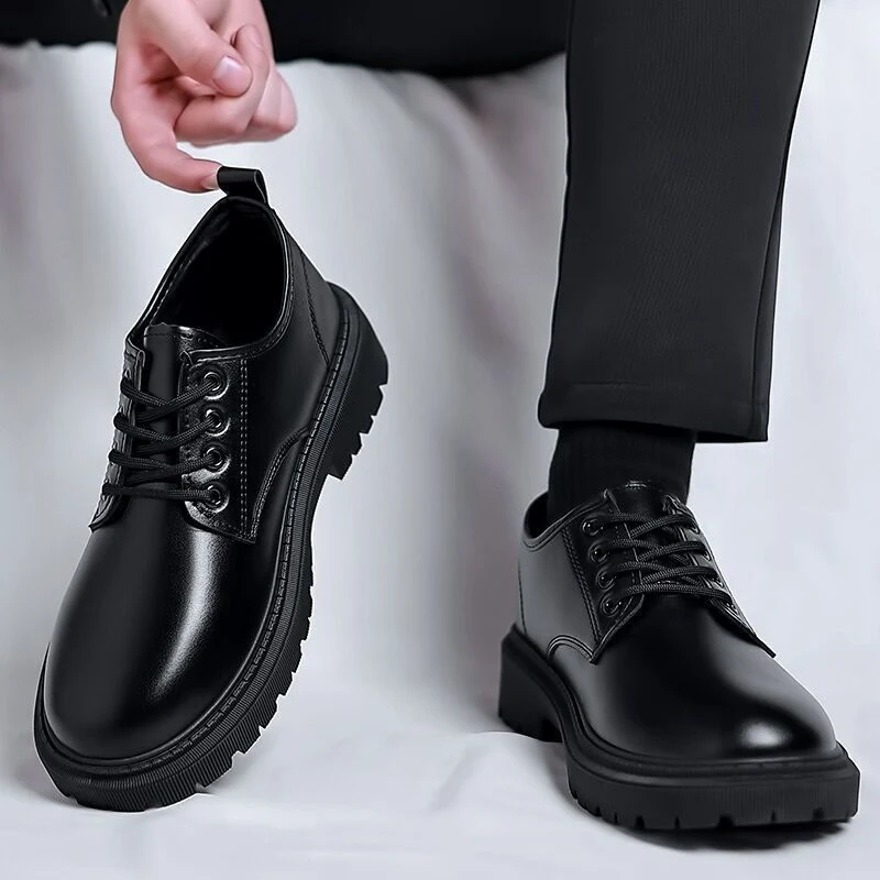 Herren Schnürschuhe mit robustem Profil von