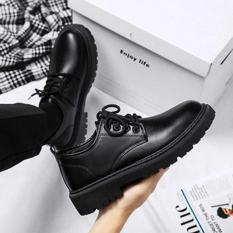 Herren Schnürschuhe mit robustem Profil von