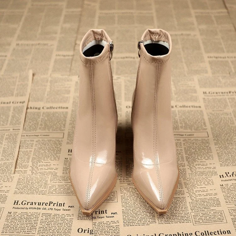 Lackleder Stiefeletten mit Blockabsatz