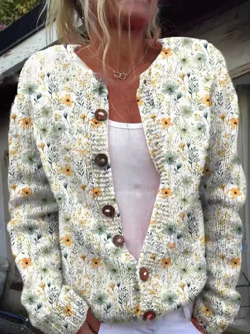 Weiche Strickjacke mit Blütenstickerei