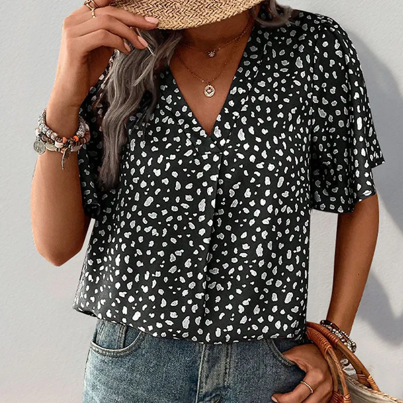 Damen V-Ausschnitt T-Shirt mit Leopardenmuster und fließendem Schnitt