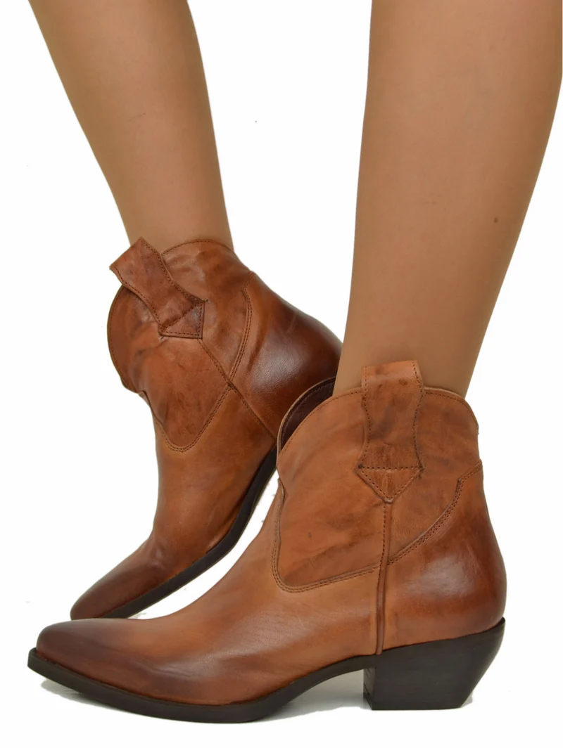 Stivaletti Texanini in Vera Pelle Cuoio Effetto Stropicciato Tacco 5 cm Made in Italy