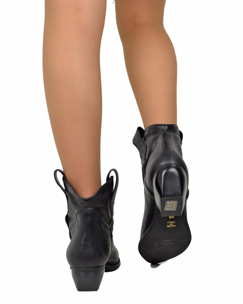Stivaletti Texanini in Vera Pelle Nero Effetto Stropicciato Tacco 5 cm Made in Italy