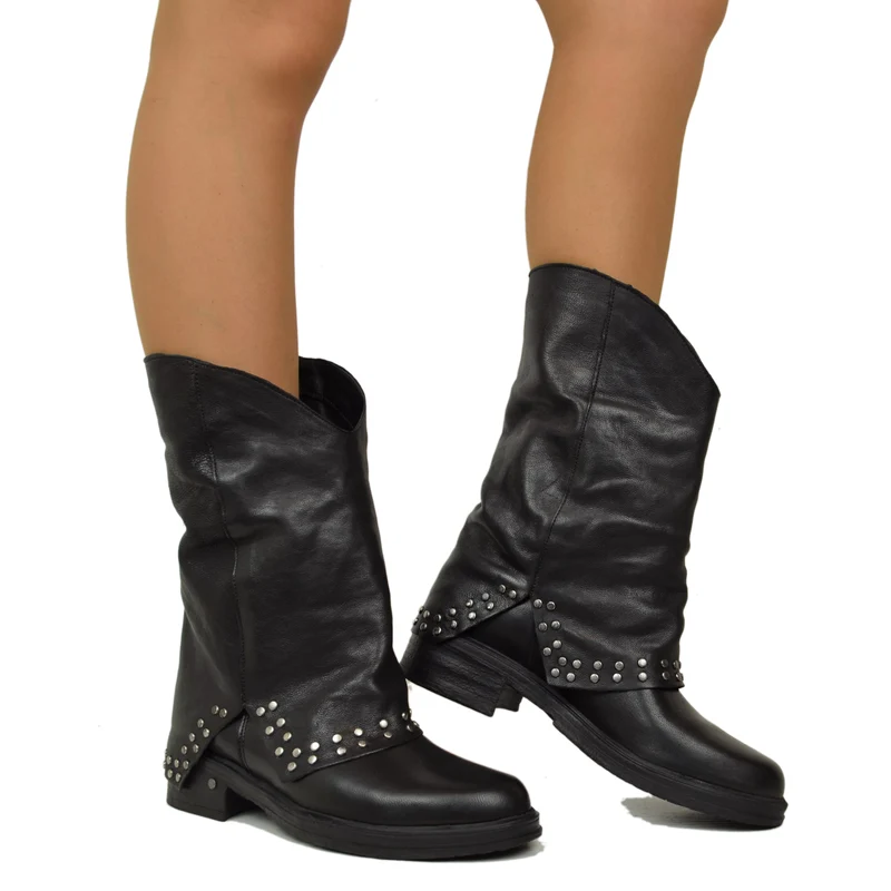 Biker in Pelle con Borchie e Ghetta Punta Sfilata Neri