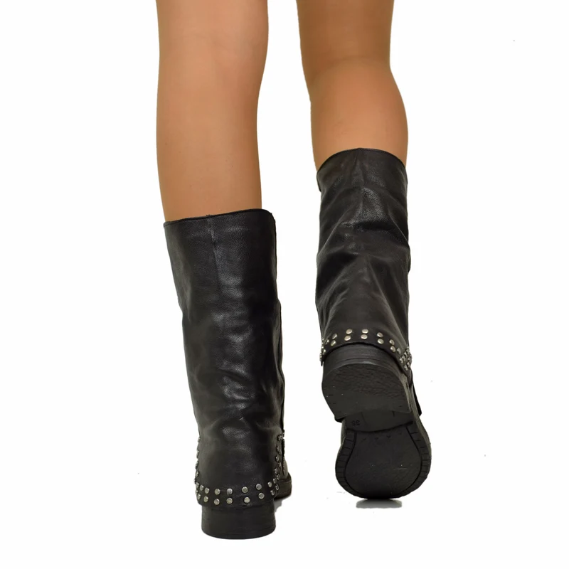 Biker in Pelle con Borchie e Ghetta Punta Sfilata Neri