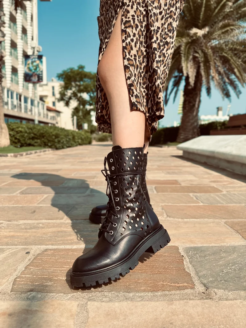 Anfibi Stringati Estivi 10 Occhielli Biker Boots Vera Pelle Traforati a Rombi Neri