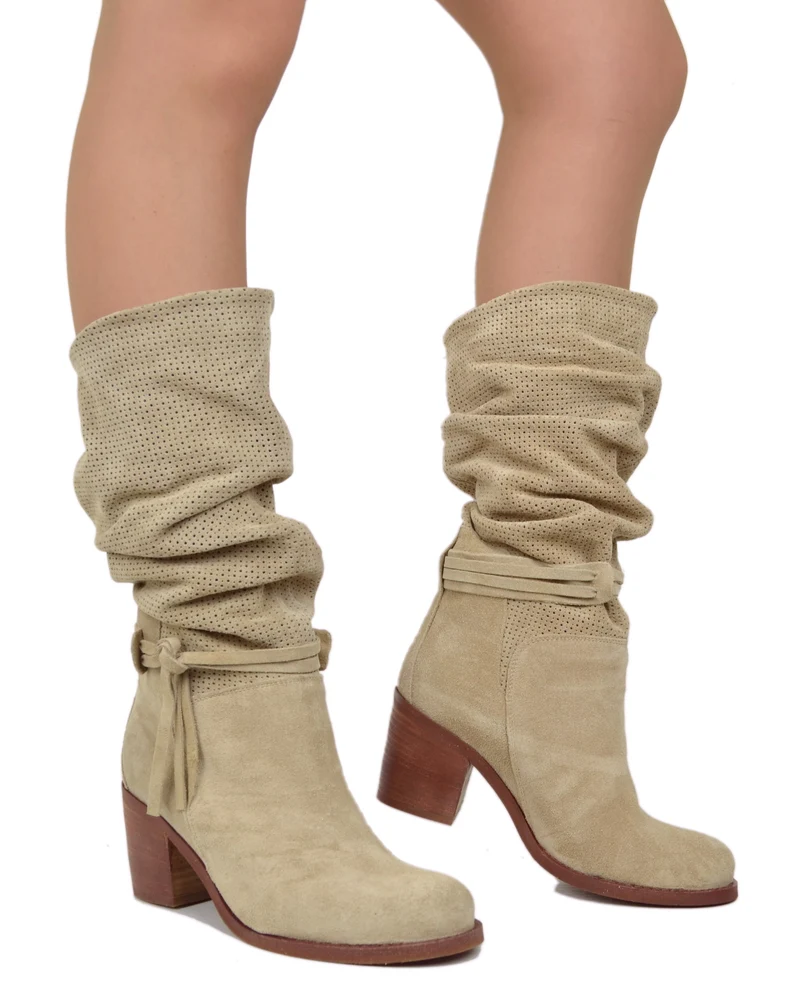 Stivali Estivi Donna Traforati in Pelle Sfumata Scamosciata Beige