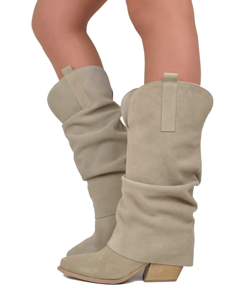 Texani con Gambale Largo e Ghetta Morbida Pelle Scamosciata Tacco 7 cm Beige