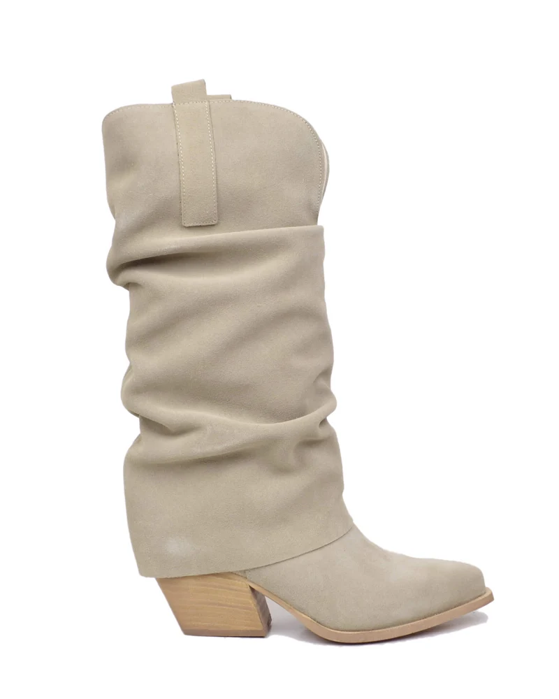 Texani con Gambale Largo e Ghetta Morbida Pelle Scamosciata Tacco 7 cm Beige