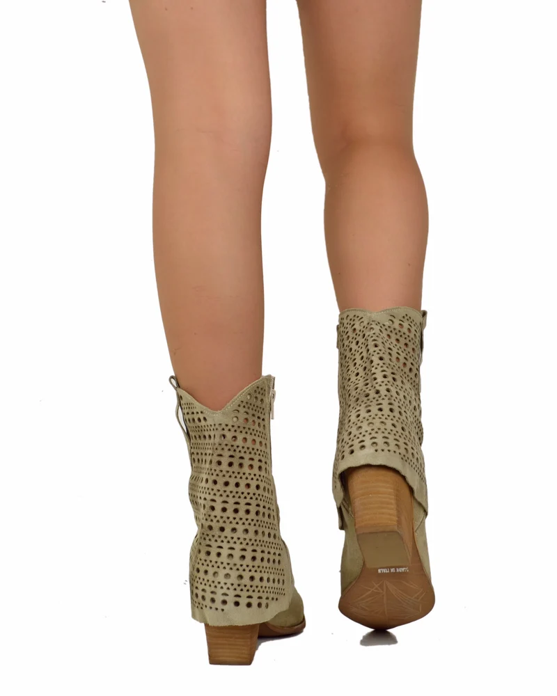 Texani con Ghetta Traforata Tacco 6 cm Pelle Scamosciata Beige