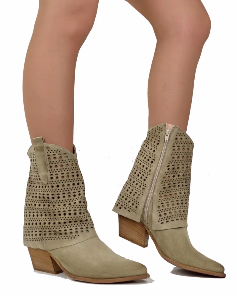 Texani con Ghetta Traforata Tacco 6 cm Pelle Scamosciata Beige