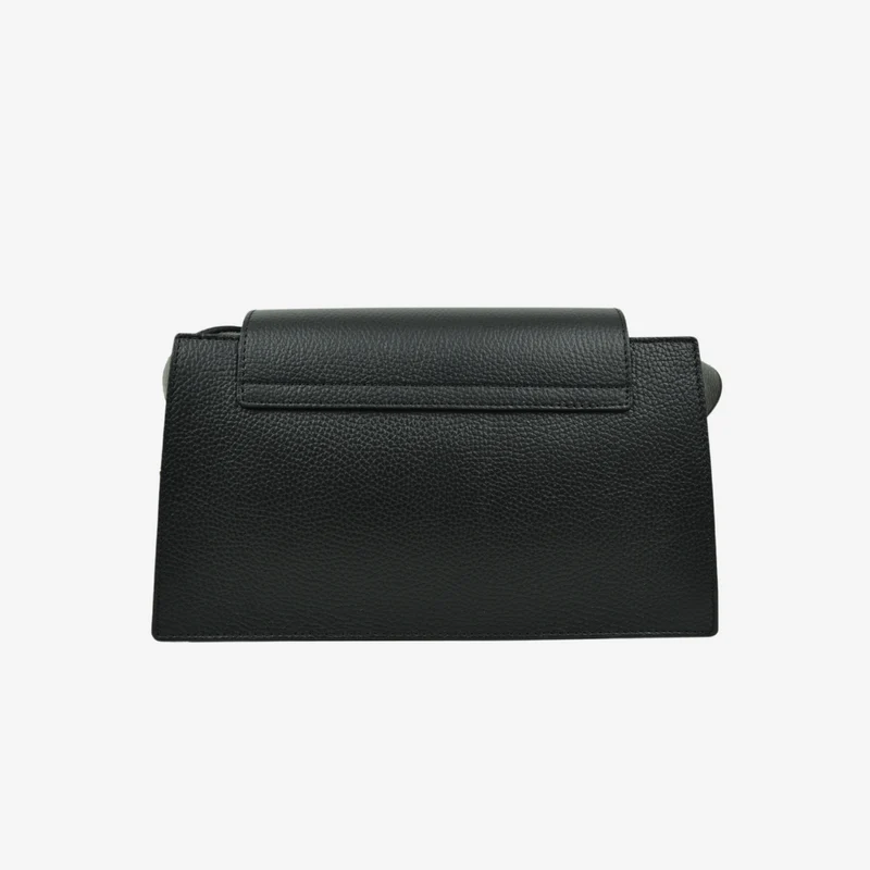 Borsa con Tracolla Regolabile in Pelle Nera con Borchia "K" Made in Italy
