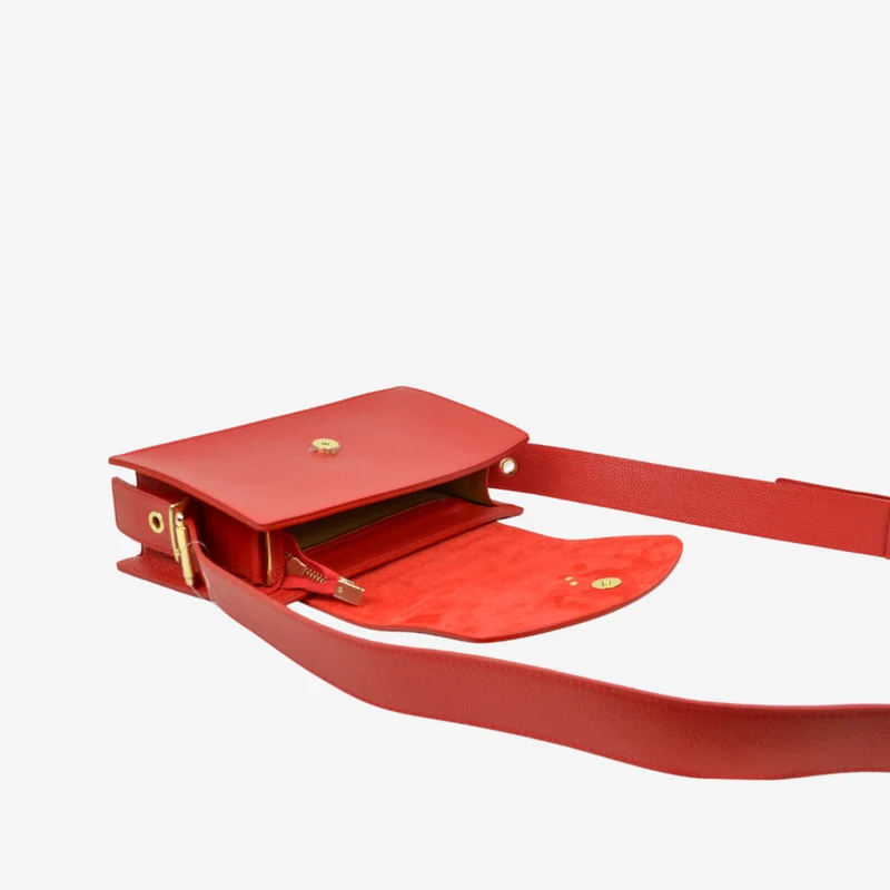 Borsa con Tracolla Regolabile in Pelle Rossa con Borchia "K" Made in Italy