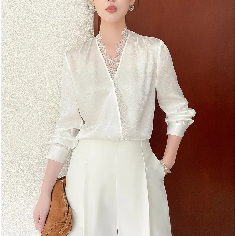 Damen Elegante und raffinierte Bluse mit Spitzenkragen Nord Taschen