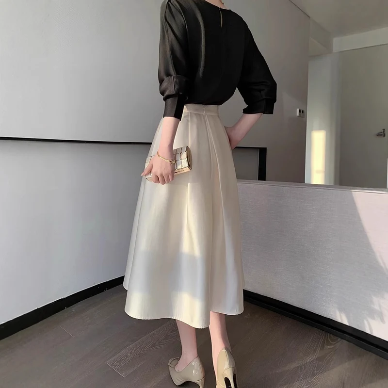 Damen Elegante und fließende Midikleid Nord Taschen