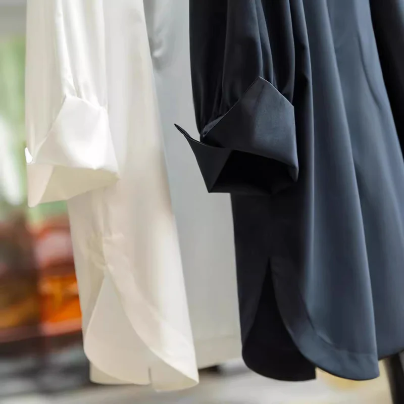 Damen Elegante und fließende Bluse mit Stehkragen Nord Taschen