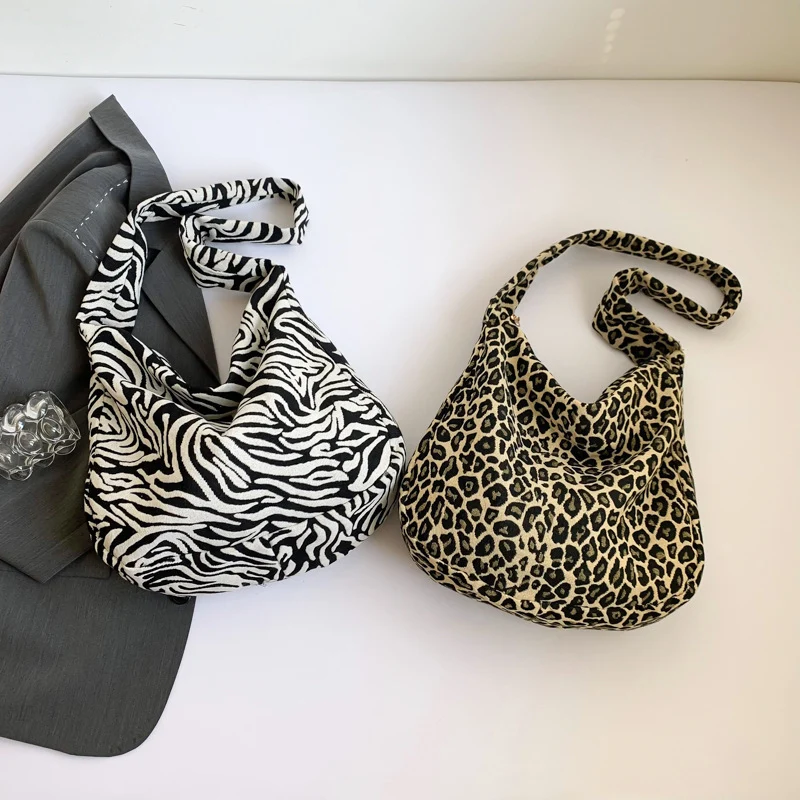 Damen trendy Beuteltasche im Zebra-Design Nord Taschen