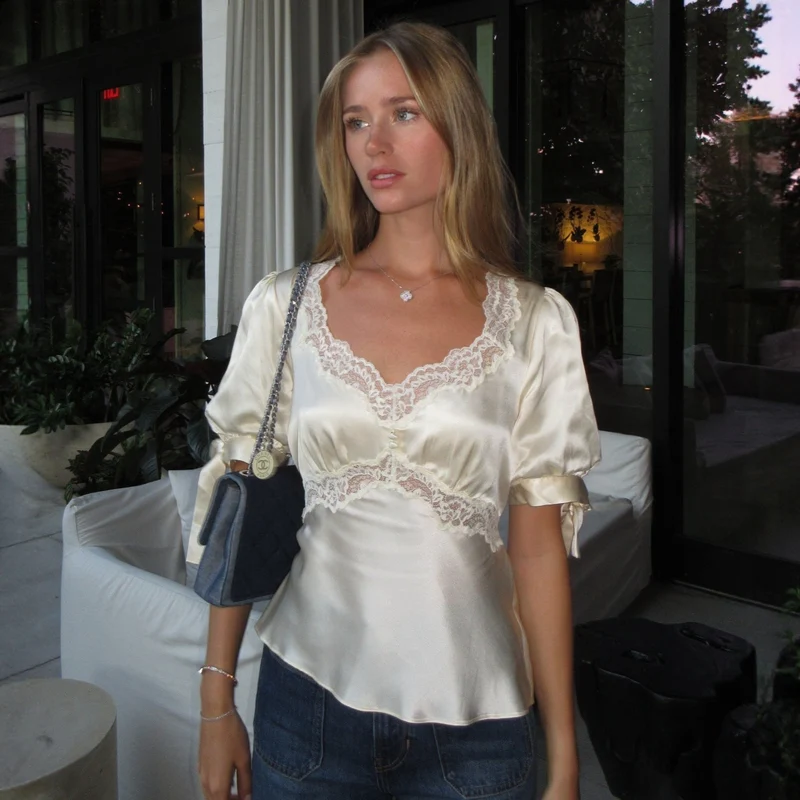 Damen Satinbluse mit Spitzenakzenten Nord Taschen