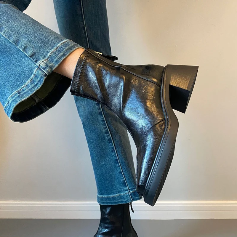 Damen knöchelhohe Lederstiefelette mit quadratischer Zehenpartie und rückseitigem Reißverschluss Nord Taschen