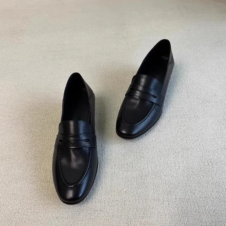 Damen Glattleder-Loafer mit niedrigem Blockabsatz und klassischem Penny-Steg Nord Taschen